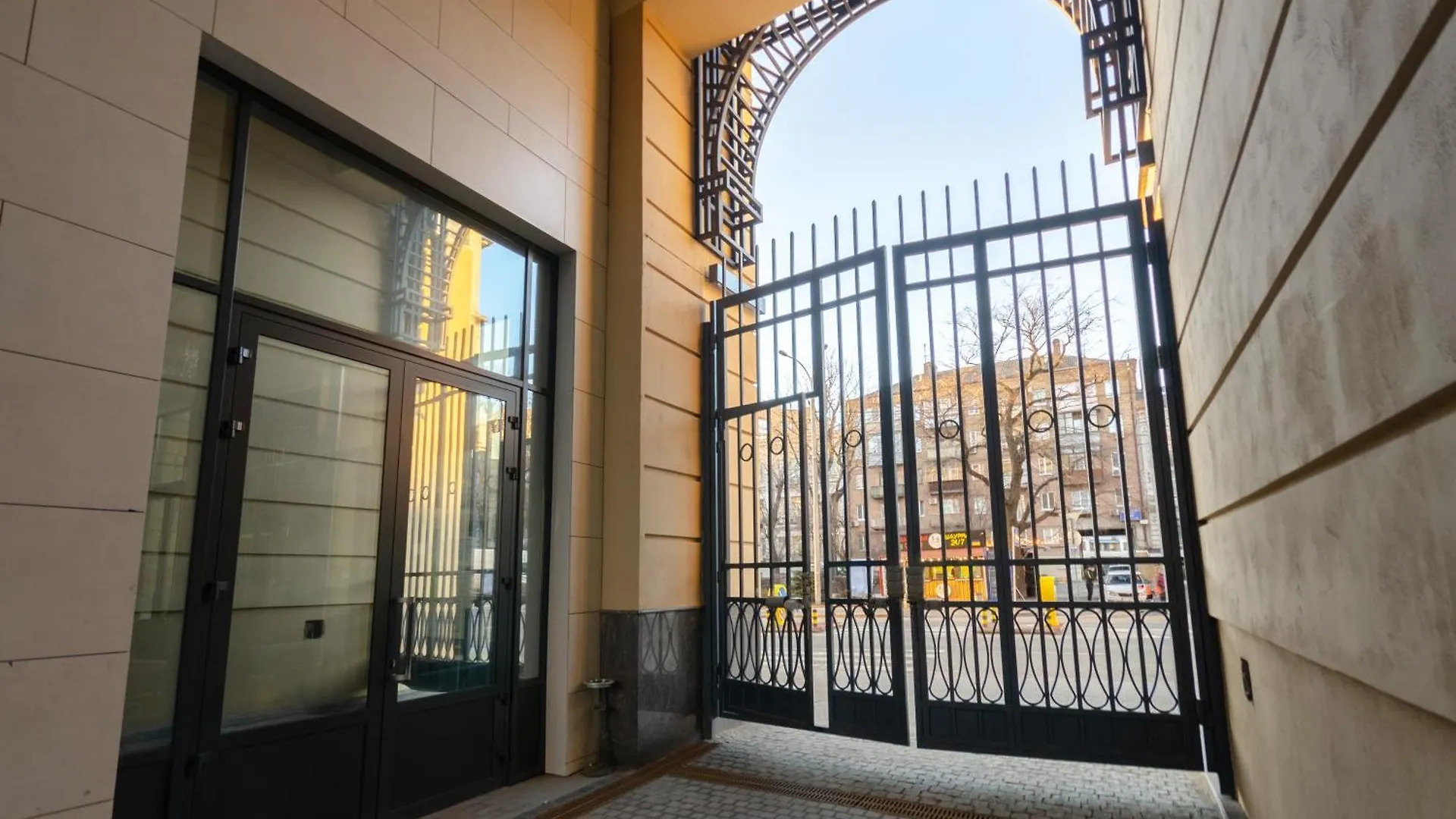 Petrovdom Apartments 10-230 In Rc Yaroslaviv Grad, Bulvarno Kudriavska 17 كييف