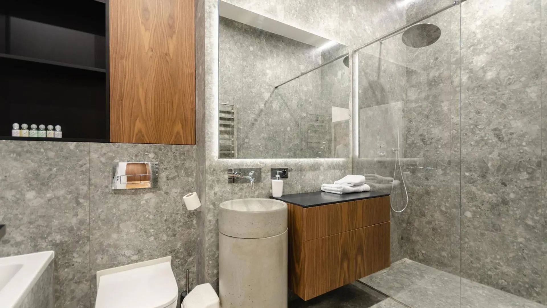 Petrovdom Apartments 10-230 In Rc Yaroslaviv Grad, Bulvarno Kudriavska 17 كييف