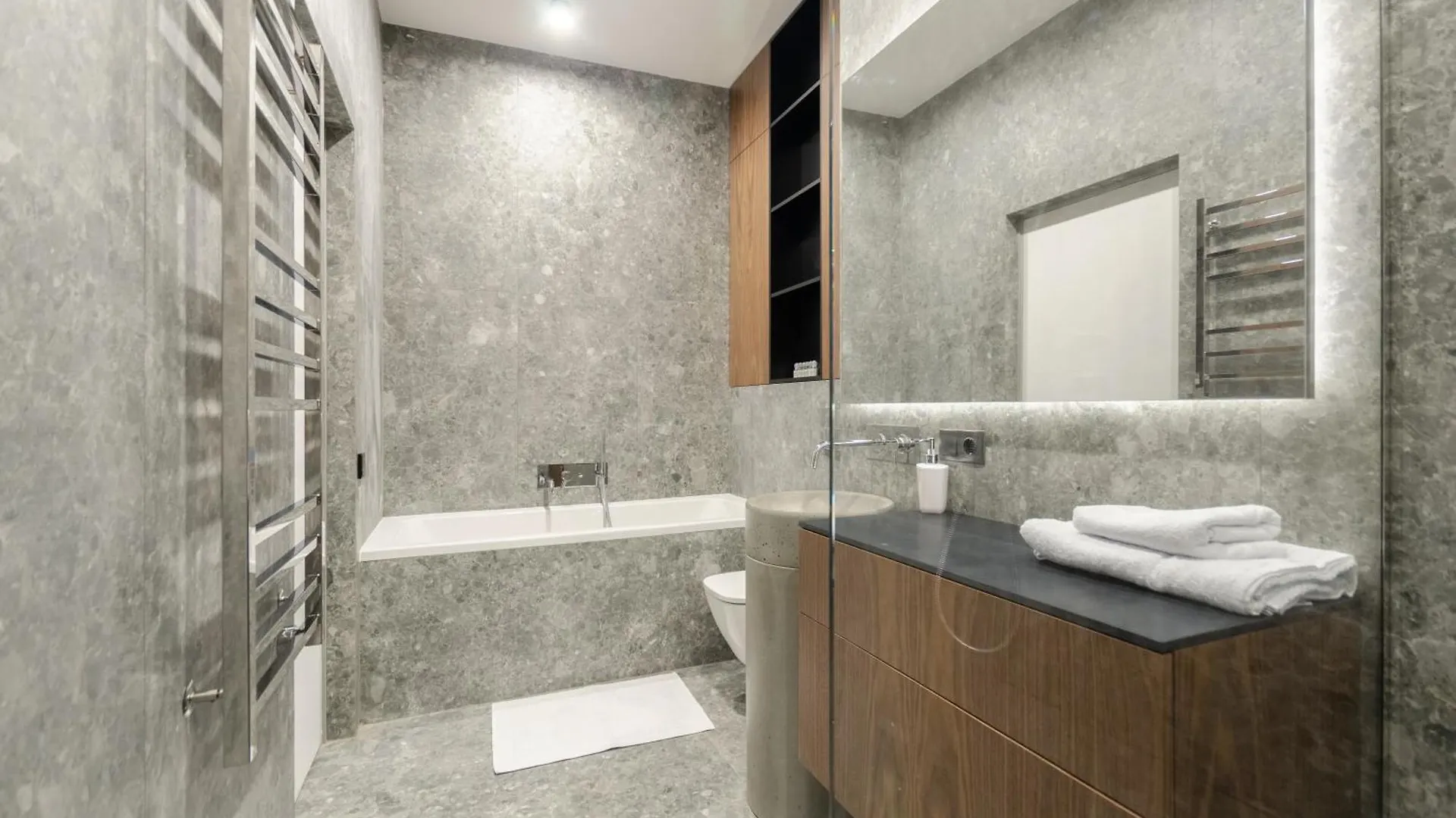 Petrovdom Apartments 10-230 In Rc Yaroslaviv Grad, Bulvarno Kudriavska 17 كييف 0*,