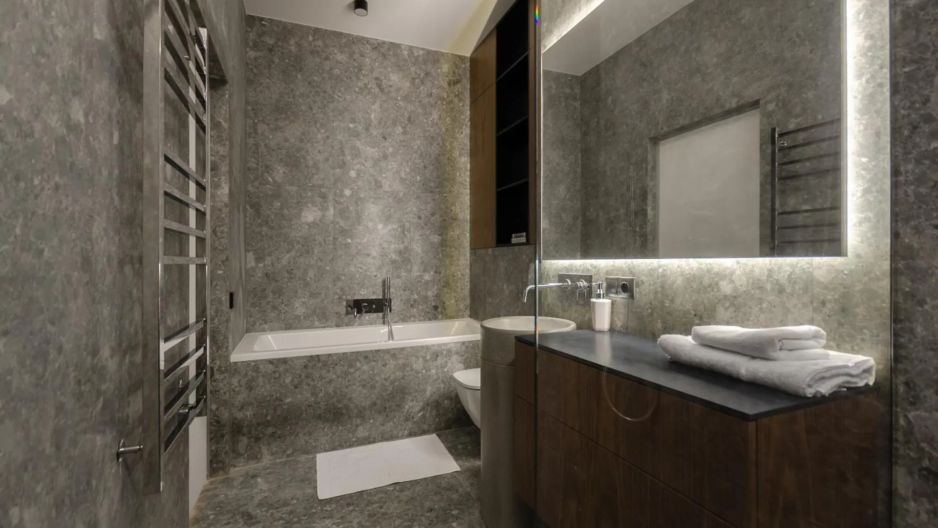 Petrovdom Apartments 10-230 In Rc Yaroslaviv Grad, Bulvarno Kudriavska 17 كييف