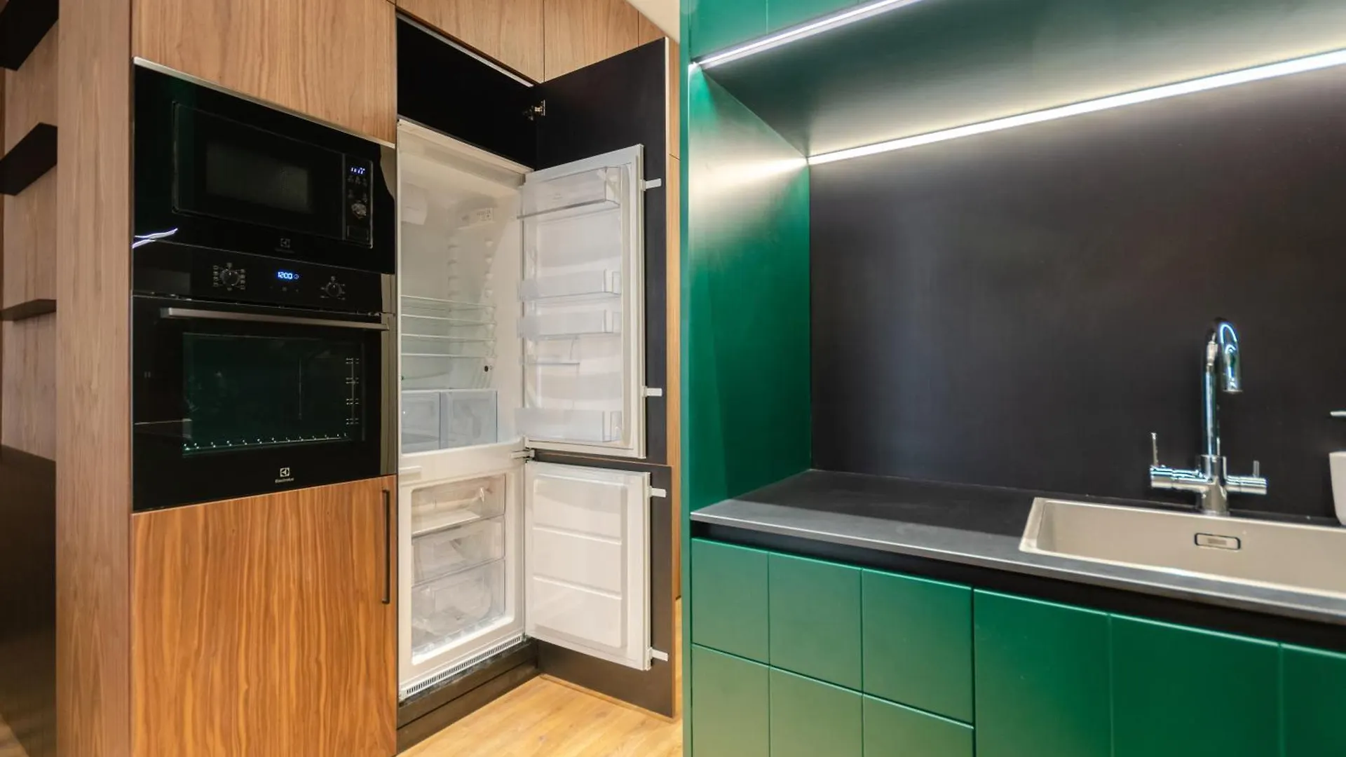 Petrovdom Apartments 10-230 In Rc Yaroslaviv Grad, Bulvarno Kudriavska 17 كييف 0*,