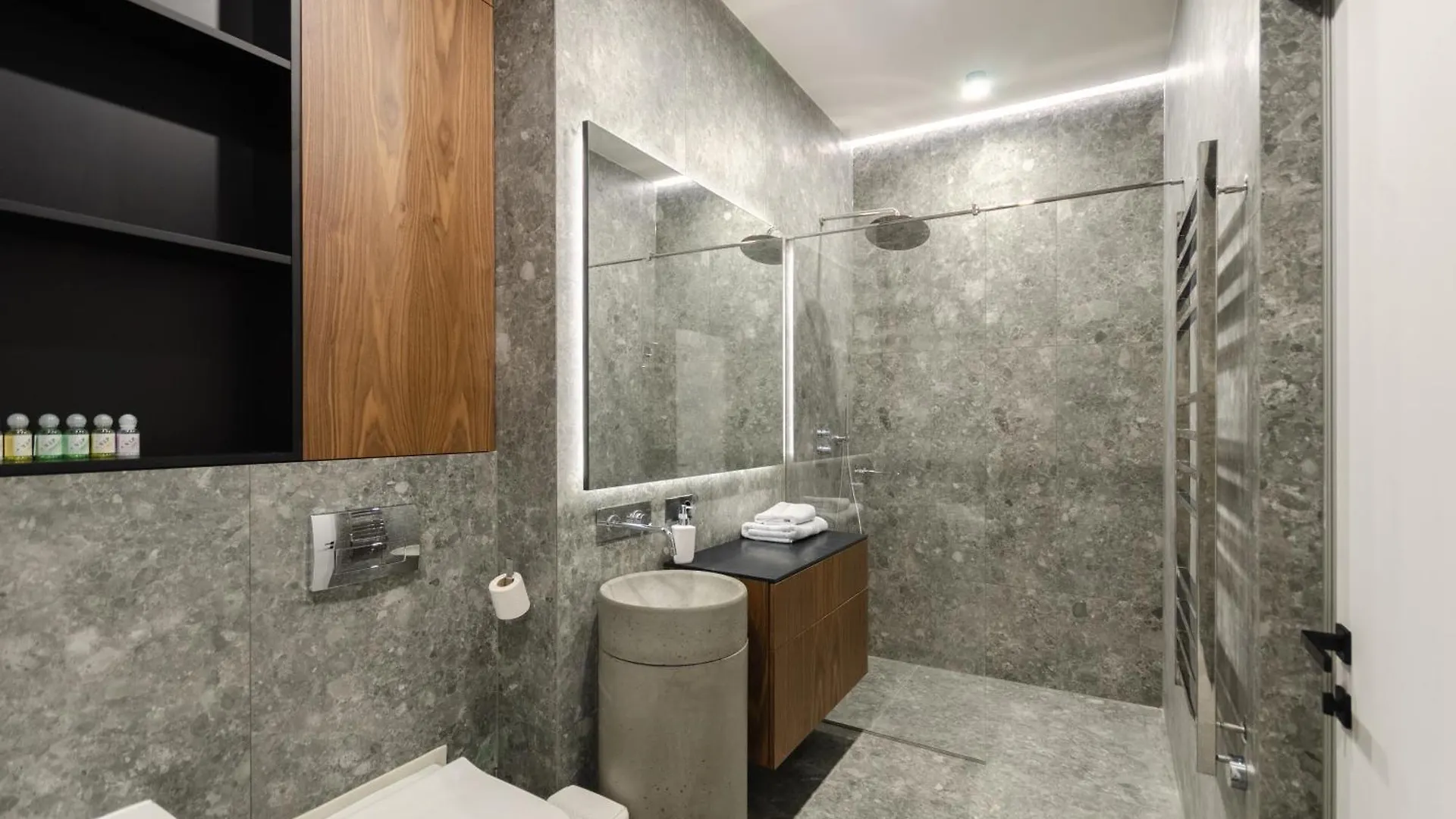 Petrovdom Apartments 10-230 In Rc Yaroslaviv Grad, Bulvarno Kudriavska 17 Kijów